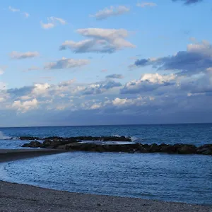 https://casa-rina-ventimiglia.hotelitalianriviera.com
