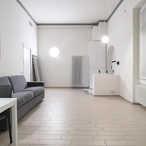 https://gluck-flat.italymilanhotels.net